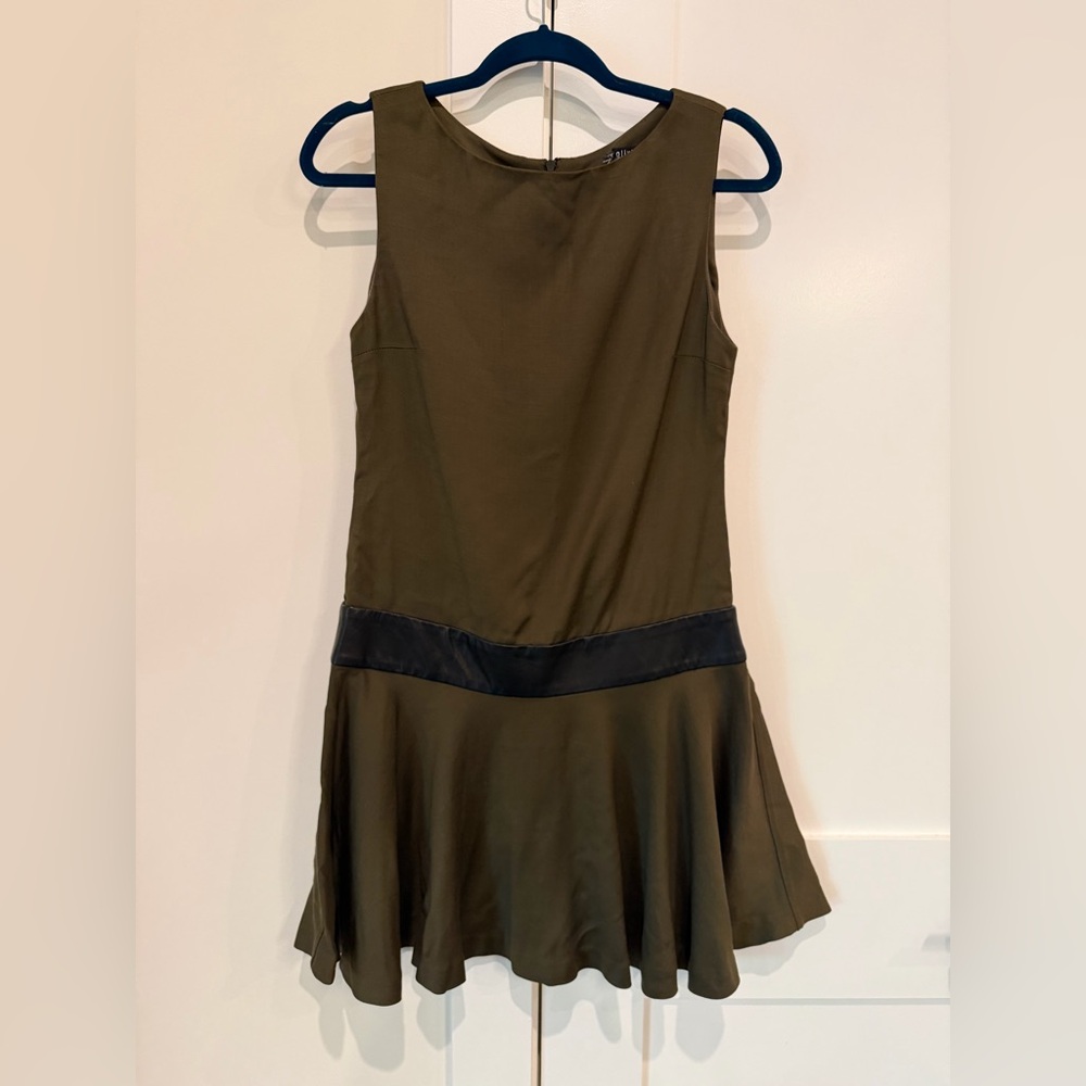 Alice + Olivia Sample Olive Drop Waist Dress With Leather Detailing Size 4 - Picture 4 of 15